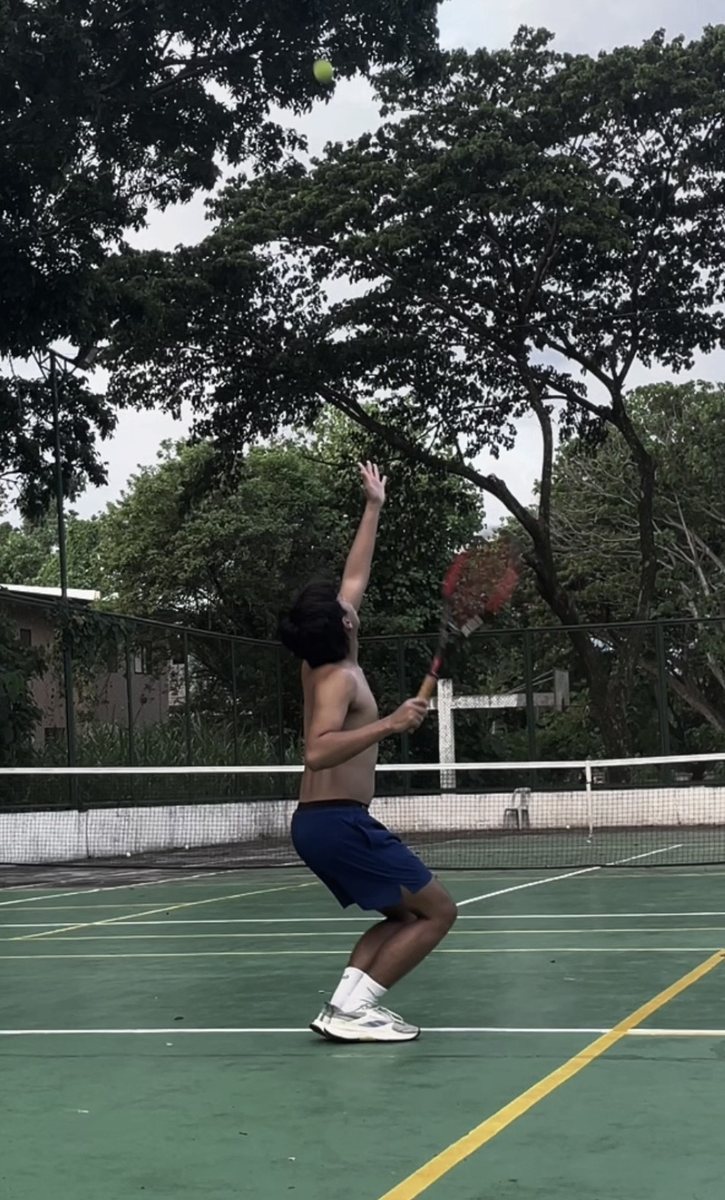 An outdoor racket sports session